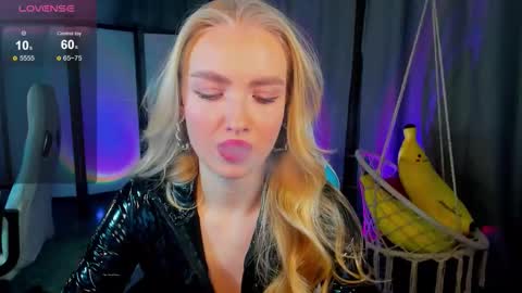 Snapshot of tessahamilton chatting on 02-11-26, 08:41 TessaHamilton online show from 02-11-26, 08:41