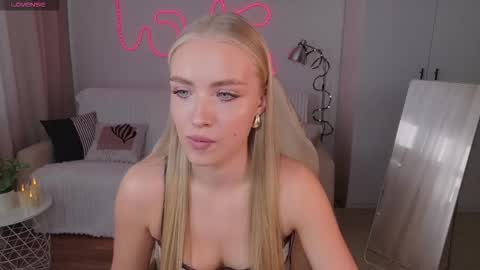 Snapshot of tessahamilton chatting on 02-22-26, 07:51 TessaHamilton online show from 02-22-26, 07:51