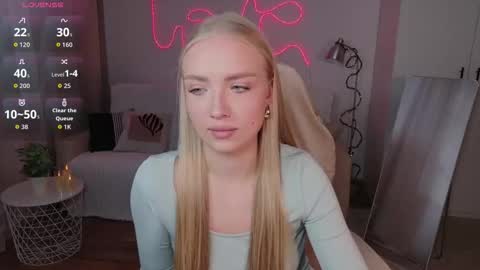 Snapshot of tessahamilton chatting on 03-01-26, 08:05 TessaHamilton online show from 03-01-26, 08:05