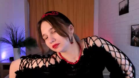 Snapshot of tessamill chatting on 11-18-25, 09:14 Tessa online show from 11-18-25, 09:14