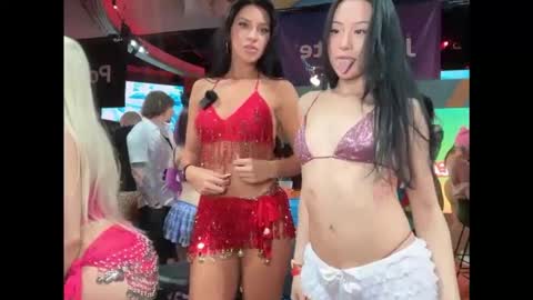 Tessa online show from 01-18-26, 01:20