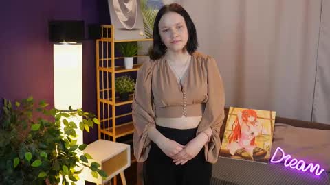 Snapshot of tesssmylie chatting on 10-19-25, 04:29 Alice online show from 10-19-25, 04:29