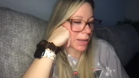 Daphne Summers online show from 11-24-25, 04:34