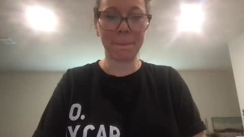 Snapshot of texas_blonde chatting on 04-08-26, 07:03 Daphne Summers online show from 04-08-26, 07:03