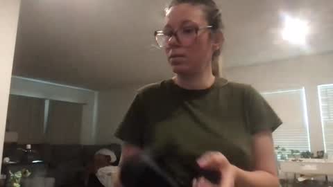 Snapshot of texas_blonde chatting on 04-15-26, 06:15 Daphne Summers online show from 04-15-26, 06:15