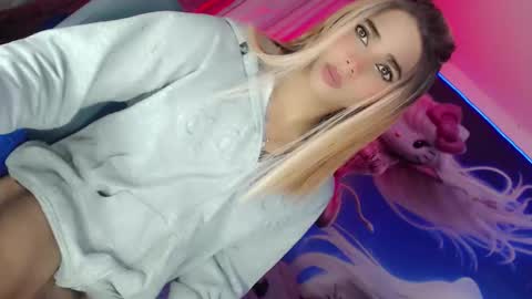 Thalia Girl online show from 02-28-25, 04:21