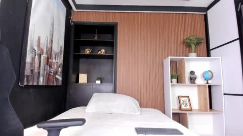 Thalia online show from 04-06-26, 04:21