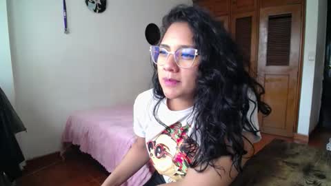Snapshot of thaliacooper chatting on 09-11-25, 05:35 online show from 09-11-25, 05:35