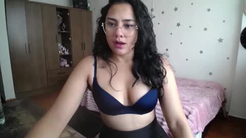 Snapshot of thaliacooper chatting on 02-12-26, 04:35 online show from 02-12-26, 04:35