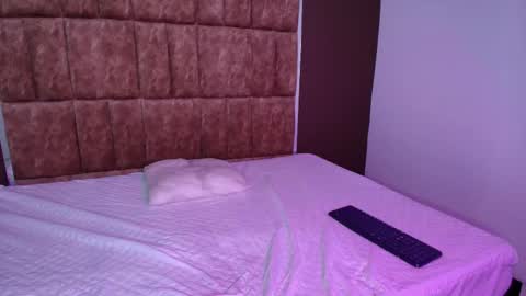 Thamara online show from 10-25-25, 02:24