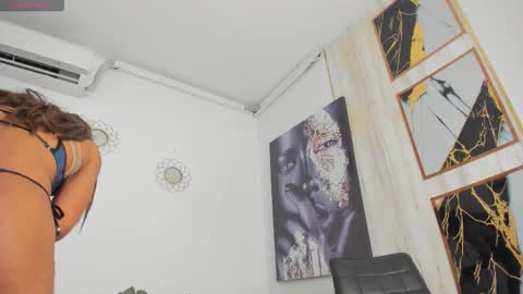 Snapshot of thamara_thompsonts chatting on 10-26-25, 02:34 Thamara Thompsont online show from 10-26-25, 02:34