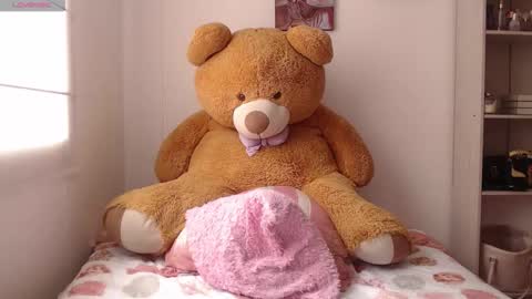   online show from 03-12-26, 04:57