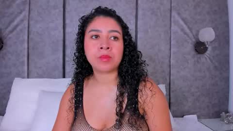 Snapshot of thara_webstter chatting on 03-10-26, 11:37 thara webstter online show from 03-10-26, 11:37