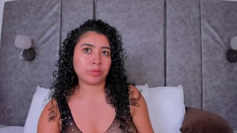 Snapshot of thara_webstter chatting on 04-01-26, 01:41 thara webstter online show from 04-01-26, 01:41