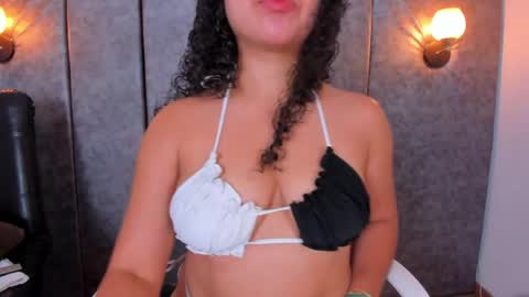 Snapshot of thara_webstter chatting on 04-15-26, 12:01 thara webstter online show from 04-15-26, 12:01