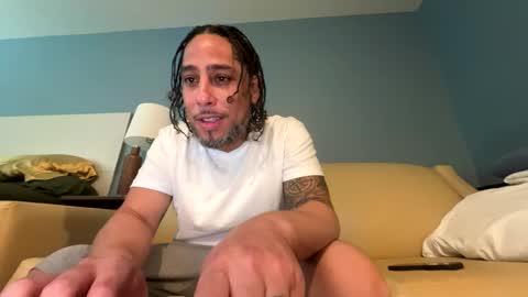 Snapshot of thatbasianguy chatting on 10-01-25, 06:58 LoveHateLust online show from 10-01-25, 06:58