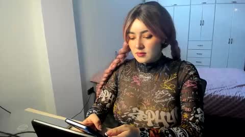 Snapshot of thatgirl2003 chatting on 03-03-25, 02:26 online show from 03-03-25, 02:26