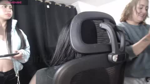 Snapshot of thatgirl2003 chatting on 09-18-25, 02:30 online show from 09-18-25, 02:30