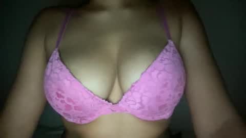 Snapshot of thatgirlmelanie chatting on 10-18-25, 03:42 Melanie online show from 10-18-25, 03:42