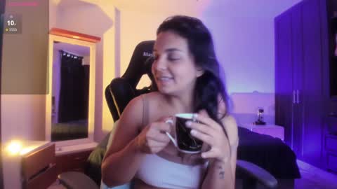 Snapshot of thays_mawakye01 chatting on 01-18-25, 10:49 Paola online show from 01-18-25, 10:49