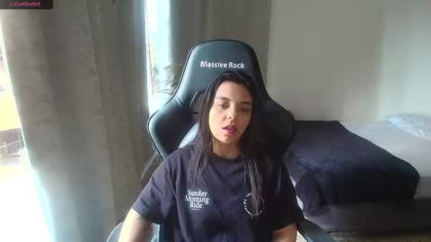 Snapshot of thays_mawakye01 chatting on 12-16-25, 07:19 Paola online show from 12-16-25, 07:19