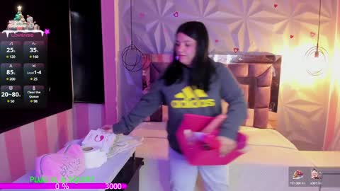 Snapshot of the_cat_girl_ chatting on 12-17-24, 12:11 i am Cat online show from 12-17-24, 12:11