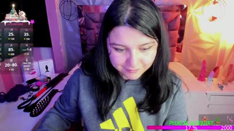 Snapshot of the_cat_girl_ chatting on 12-18-24, 12:32 i am Cat online show from 12-18-24, 12:32