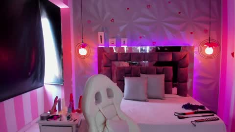 Snapshot of the_cat_girl_ chatting on 02-06-25, 06:46 i am Cat online show from 02-06-25, 06:46