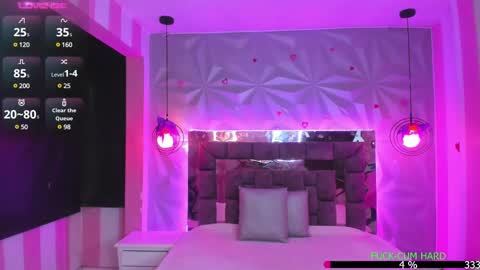 Snapshot of the_cat_girl_ chatting on 02-25-25, 01:09 i am Cat online show from 02-25-25, 01:09