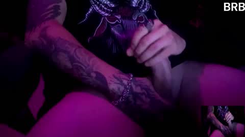 Snapshot of the_dizzy chatting on 10-28-25, 10:12 Sinner online show from 10-28-25, 10:12