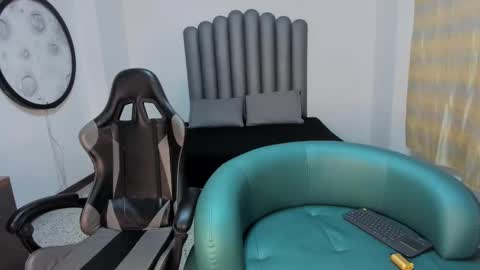 Sofa  Guadalupe online show from 10-06-25, 11:51