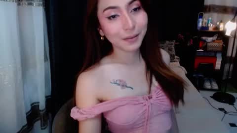 Snapshot of the_girl_nxt_door chatting on 02-04-25, 07:07 samm online show from 02-04-25, 07:07