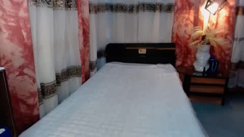 Snapshot of the_girl_nxt_door chatting on 02-18-25, 04:15 samm online show from 02-18-25, 04:15
