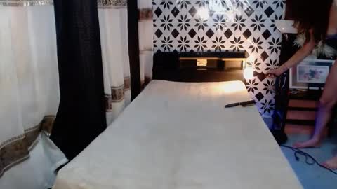 Snapshot of the_girl_nxt_door chatting on 02-21-25, 03:45 samm online show from 02-21-25, 03:45