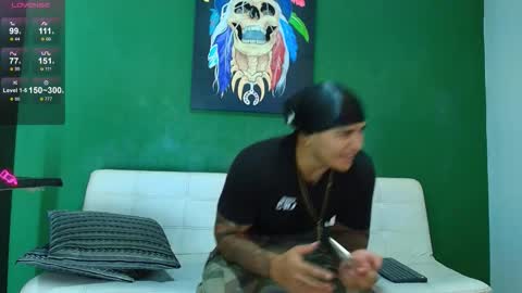 SCOTT  THEO  KAMERON  GENDERSON online show from 12-19-25, 10:17