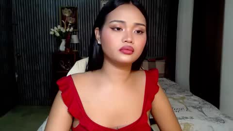 Snapshot of the_hottestlisa chatting on 04-09-26, 01:05 IG Lisa Avery Monroe online show from 04-09-26, 01:05