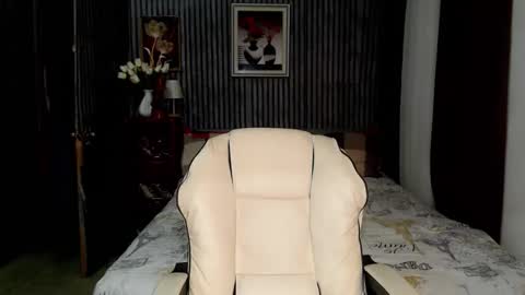 Snapshot of the_hottestlisa chatting on 04-11-26, 12:31 IG Lisa Avery Monroe online show from 04-11-26, 12:31