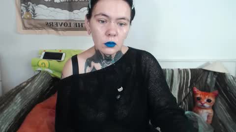 Snapshot of the_ice_woman chatting on 09-21-25, 02:46 the_ice_woman online show from 09-21-25, 02:46