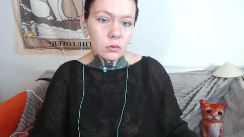 Snapshot of the_ice_woman chatting on 10-03-25, 02:30 the_ice_woman online show from 10-03-25, 02:30