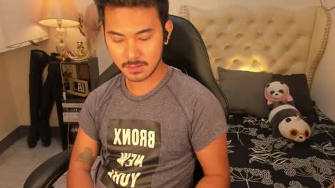 Snapshot of the_killian_jones chatting on 10-27-25, 06:45 ken online show from 10-27-25, 06:45