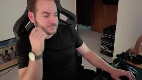 Snapshot of the_king74 chatting on 09-24-25, 10:24 the_king74 online show from 09-24-25, 10:24