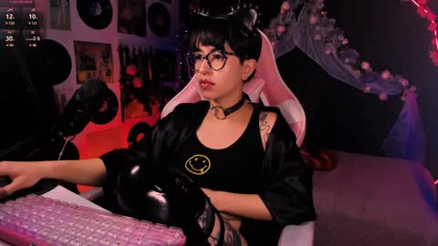 ...  ... online show from 01-22-25, 10:07