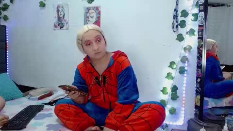 Snapshot of the_lesbian_game chatting on 10-22-25, 03:29 the_lesbian_game online show from 10-22-25, 03:29