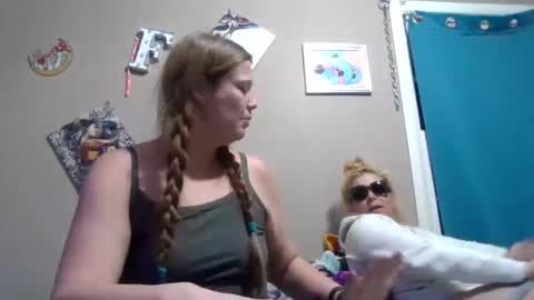 Snapshot of the_sam_ chatting on 12-23-24, 12:08 the_sam_ online show from 12-23-24, 12:08