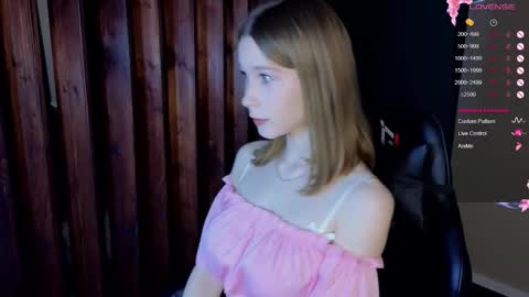 Snapshot of the_vickky chatting on 02-07-26, 05:16 Vicky online show from 02-07-26, 05:16