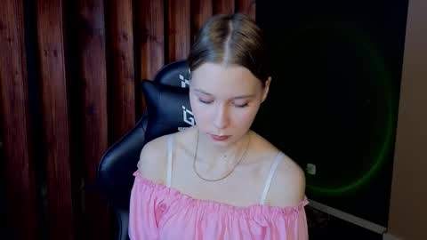 Snapshot of the_vickky chatting on 02-08-26, 05:27 Vicky online show from 02-08-26, 05:27