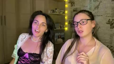 Snapshot of theanna510763 chatting on 10-15-25, 08:31 theanna510763 online show from 10-15-25, 08:31