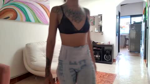 Snapshot of thebadwolf818 chatting on 09-16-25, 08:10 thebadwolf818 online show from 09-16-25, 08:10