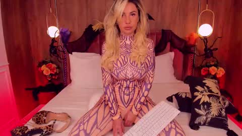 Snapshot of thebaewatch chatting on 11-01-25, 04:36 BaeWatch online show from 11-01-25, 04:36