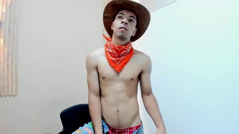 Snapshot of theboxs_30 chatting on 09-24-25, 05:05 MATEO online show from 09-24-25, 05:05